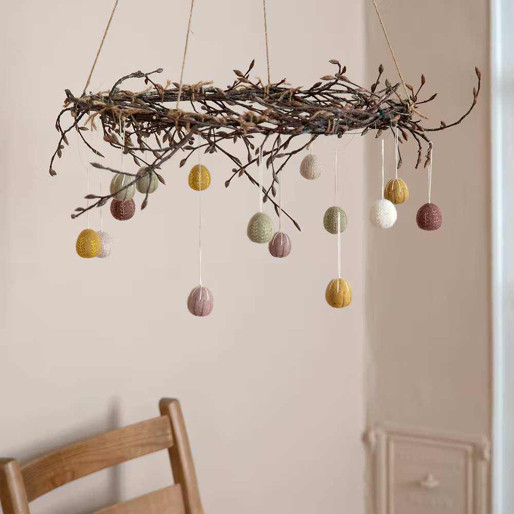 Wreath w/Light Yellow Berries - Hanging - 45 cm