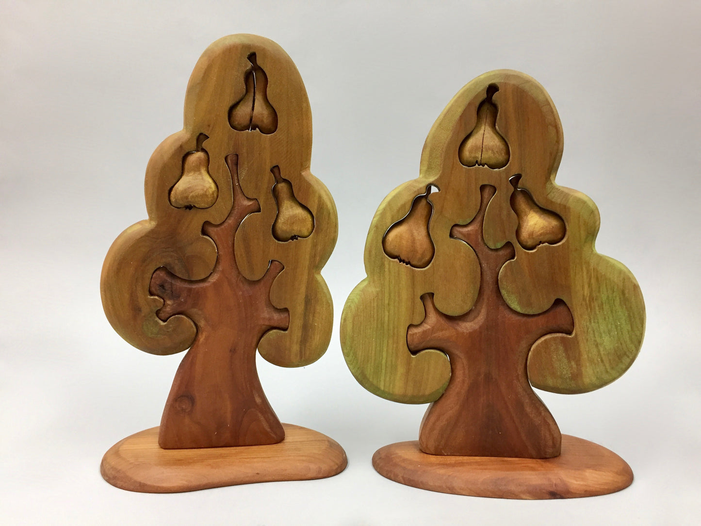 pear tree w- 3 pears