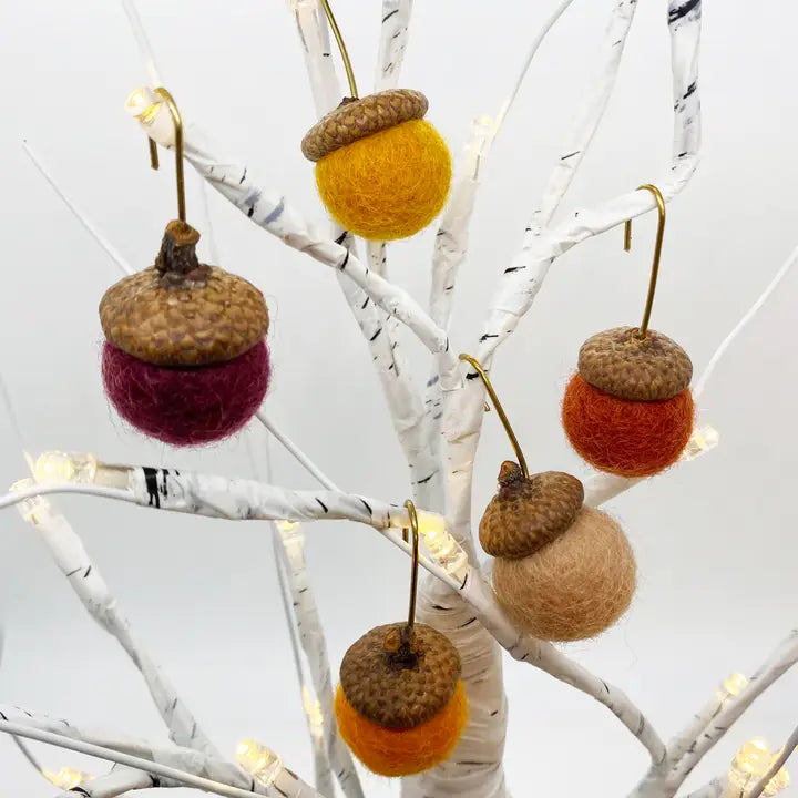 FELTED WOOL ACORN