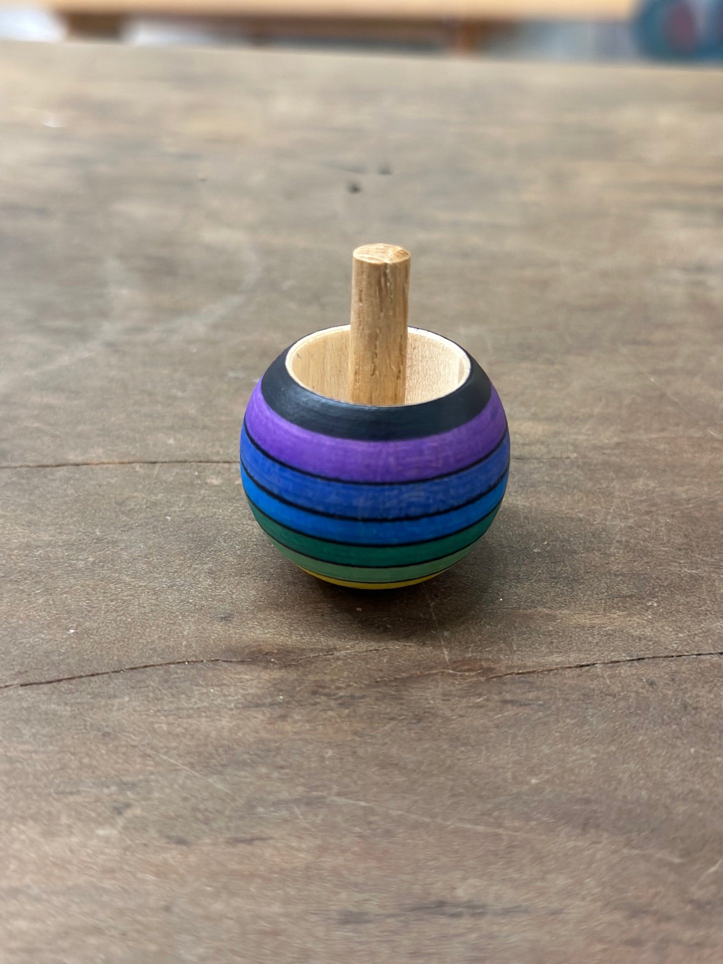 Rainbow spinning top