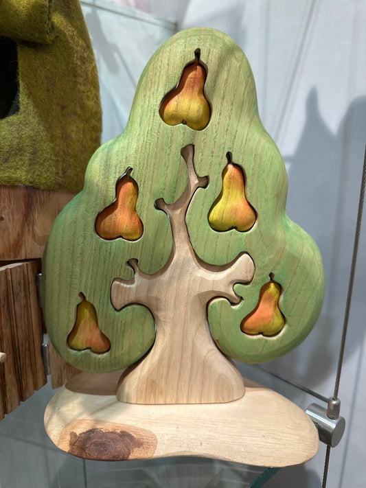 Pear tree w/ 5 pears