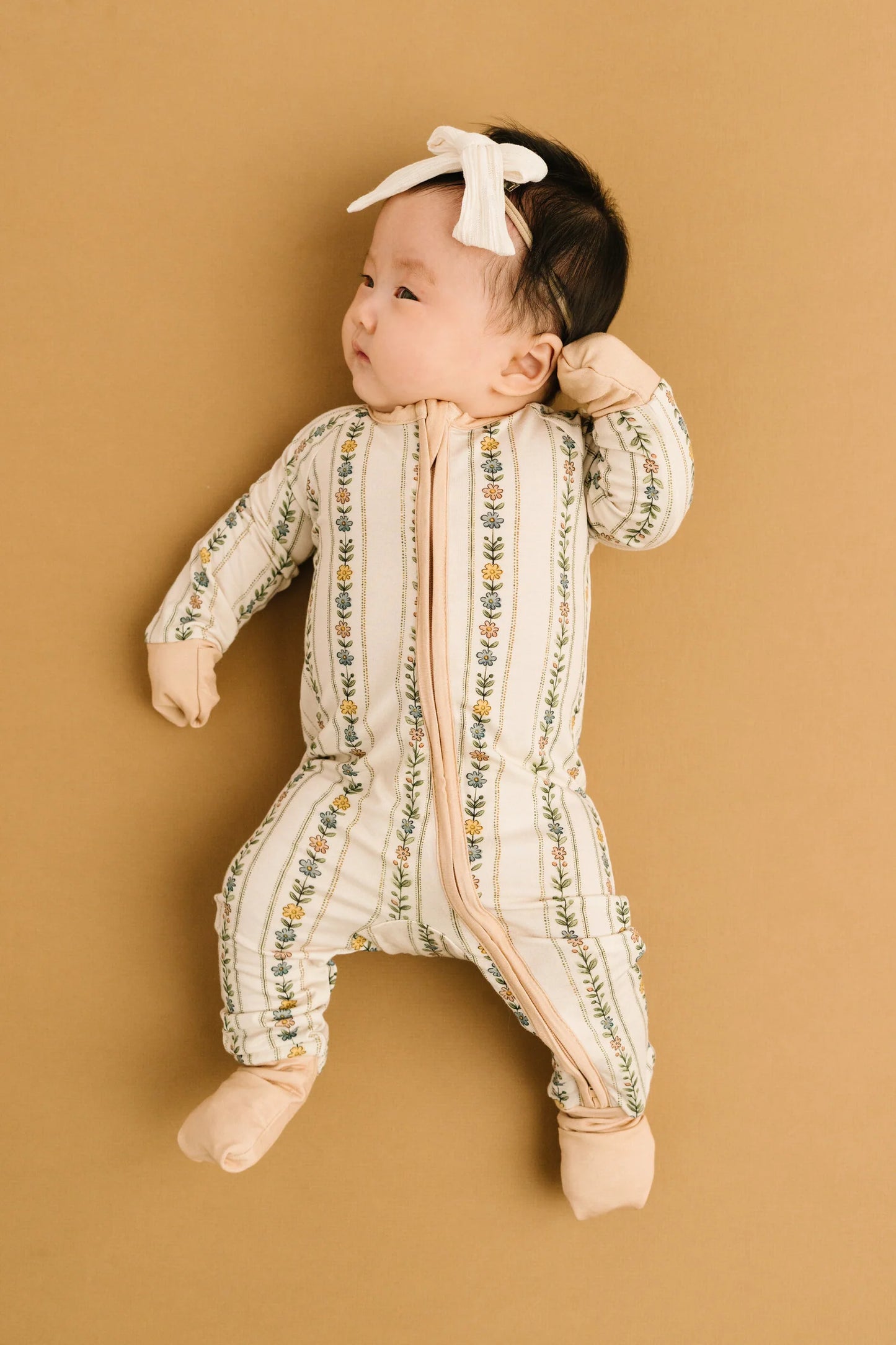 Dainty Daisy Bamboo Sleeper