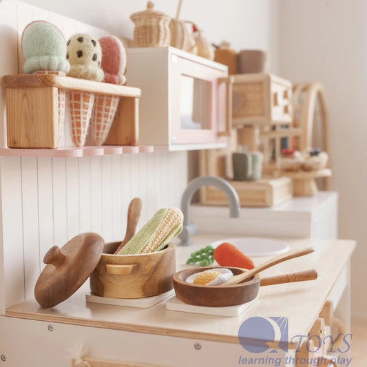 QToys Mahogany Pot And Pan Set