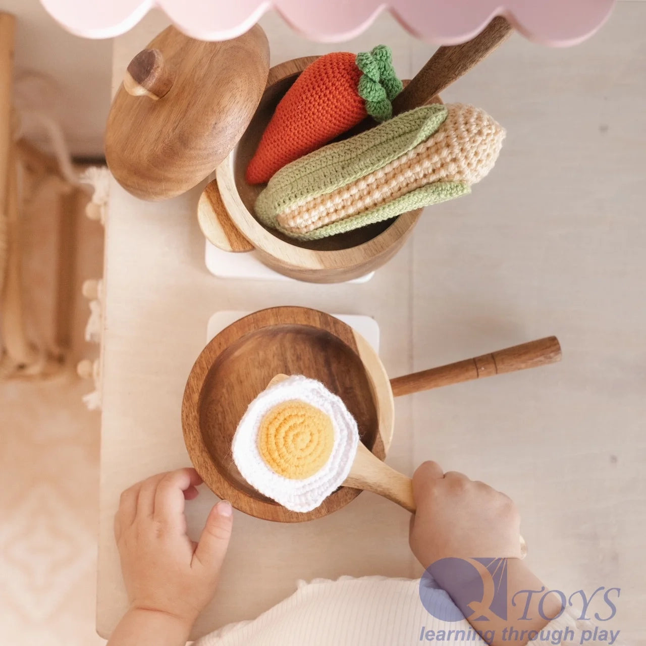 QToys Mahogany Pot And Pan Set